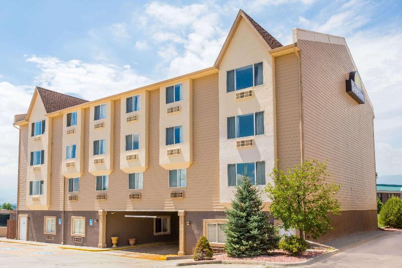 هتل Days Inn By Wyndham Colorado Springs Air Force Academy