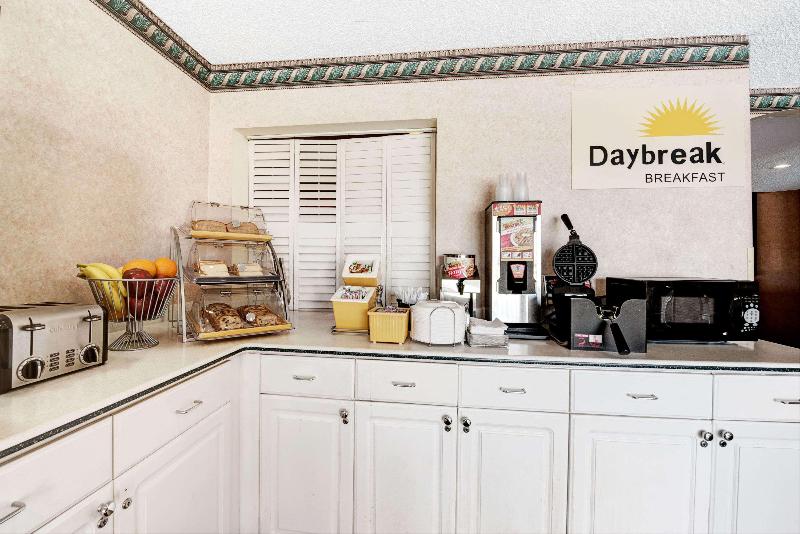 فندق Days Inn By Wyndham Dallas Plano