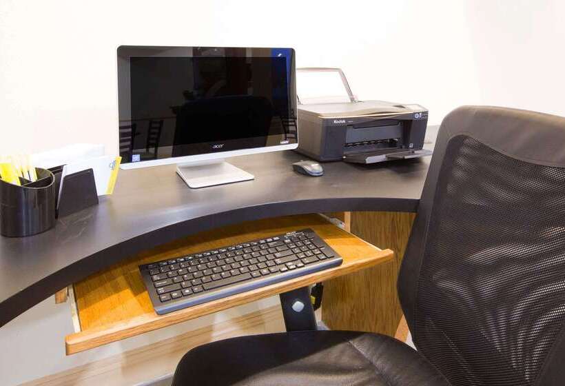 فندق Days Inn By Wyndham Denham Springsbaton Rouge East