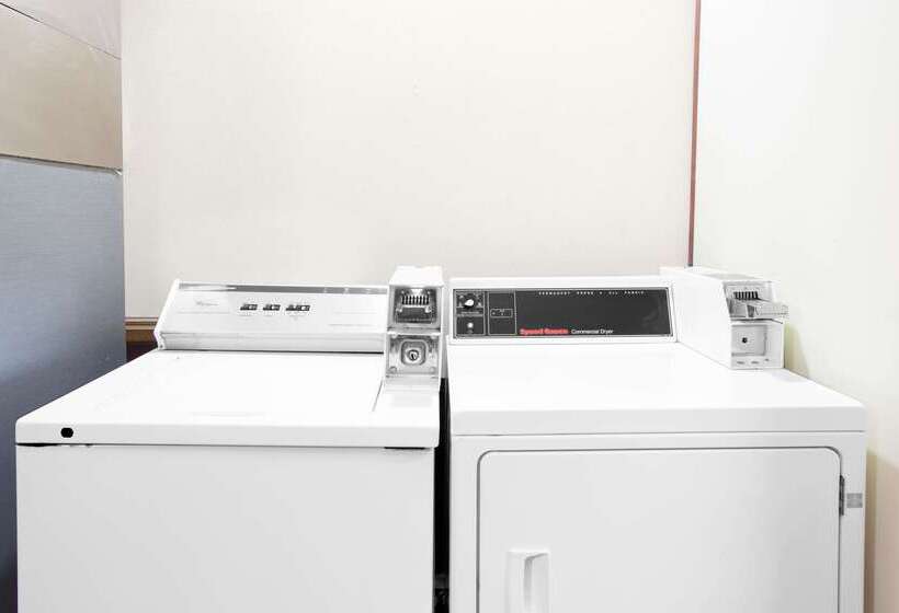 فندق Days Inn By Wyndham Denham Springsbaton Rouge East