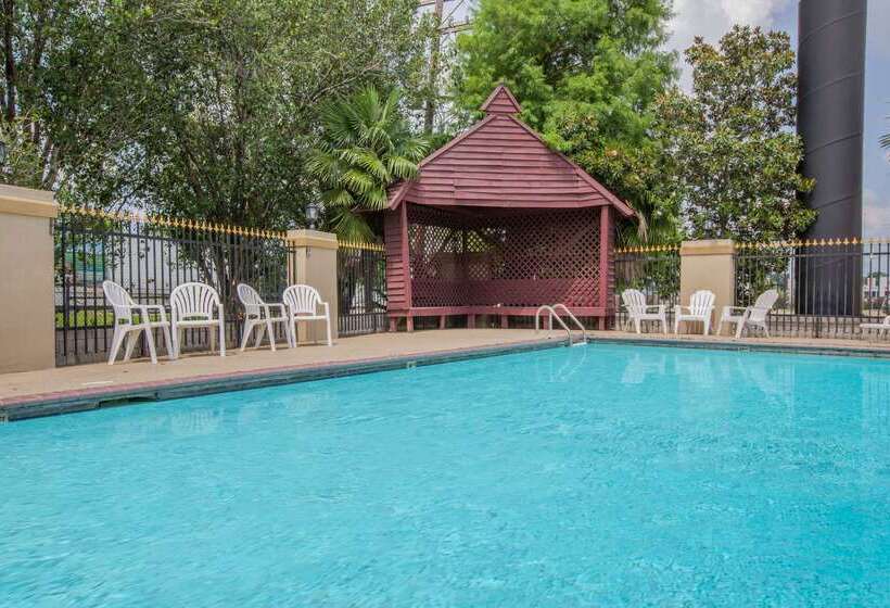 בית מלון כפרי Days Inn By Wyndham Denham Springsbaton Rouge East