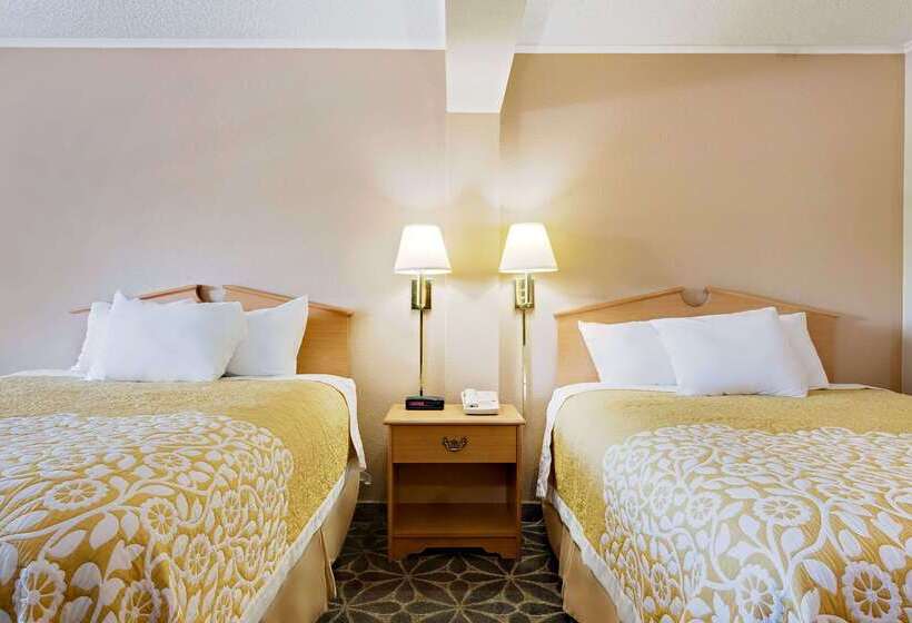 فندق Days Inn By Wyndham Fairmont