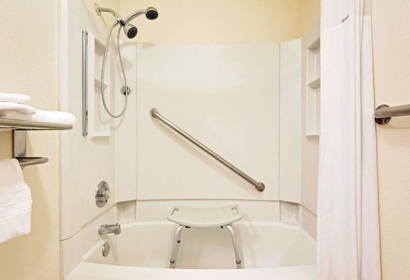 فندق Days Inn By Wyndham Fairmont