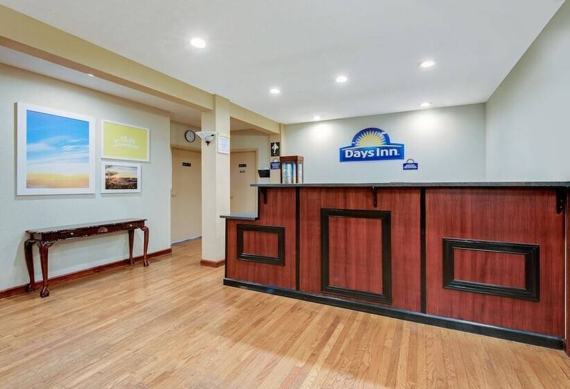 فندق Days Inn By Wyndham Fairmont