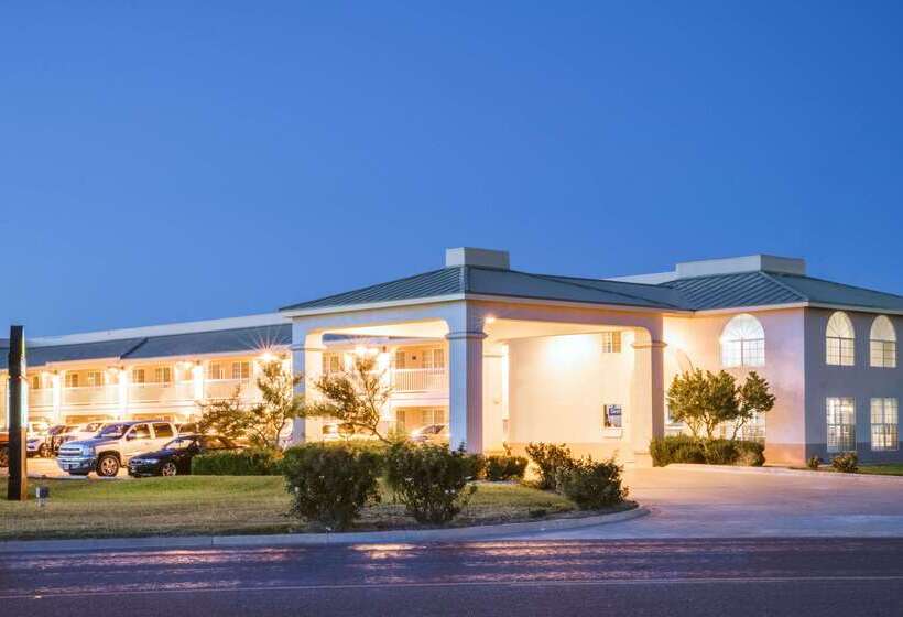 בית מלון כפרי Days Inn By Wyndham Fort Stockton