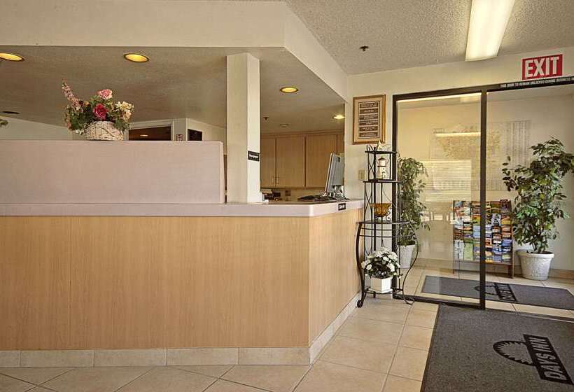 Отель Days Inn By Wyndham Fresno South