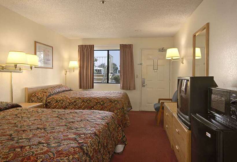 هتل Days Inn By Wyndham Fresno South