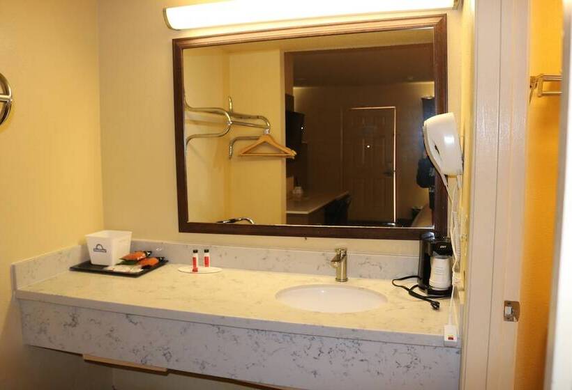 هتل Days Inn By Wyndham Fresno South