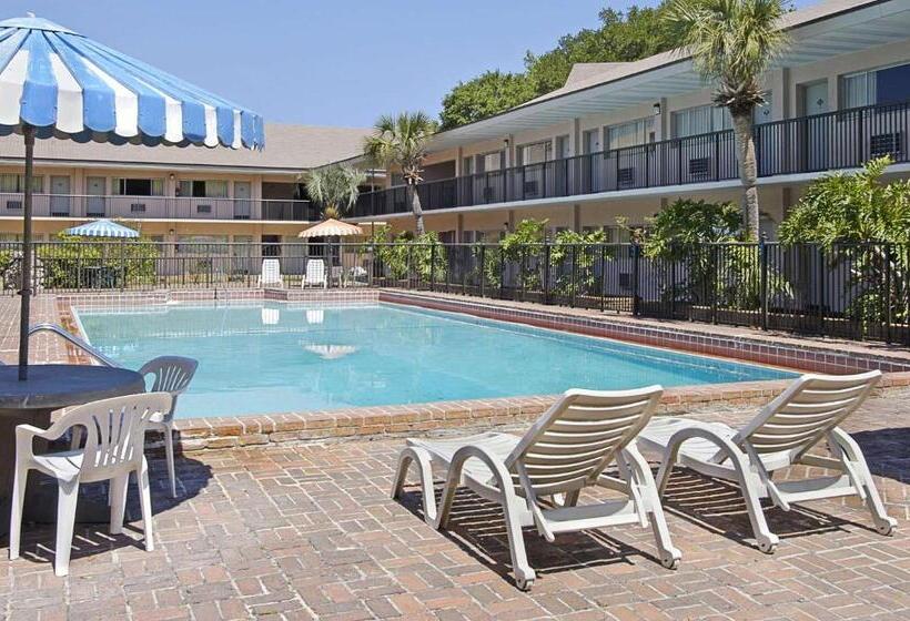 فندق Days Inn By Wyndham Gainesville University