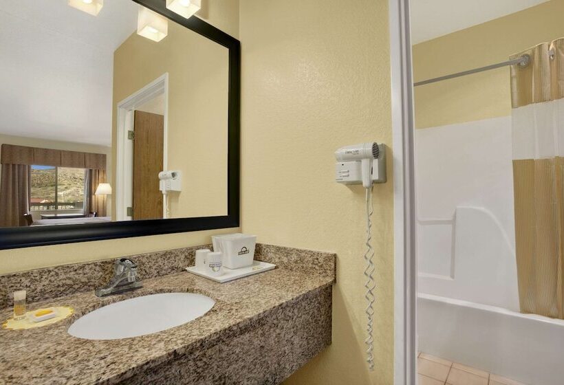 فندق Days Inn By Wyndham Globe