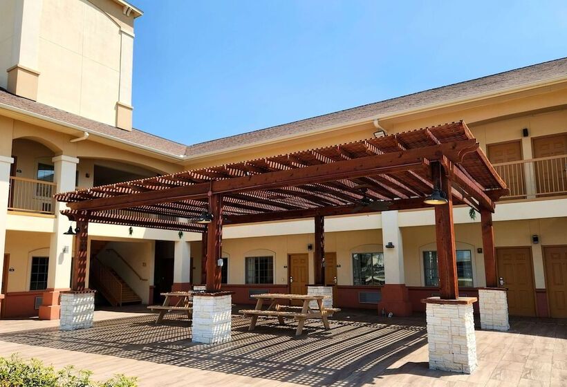 هتل Days Inn By Wyndham Humble/houston Intercontinental Airport