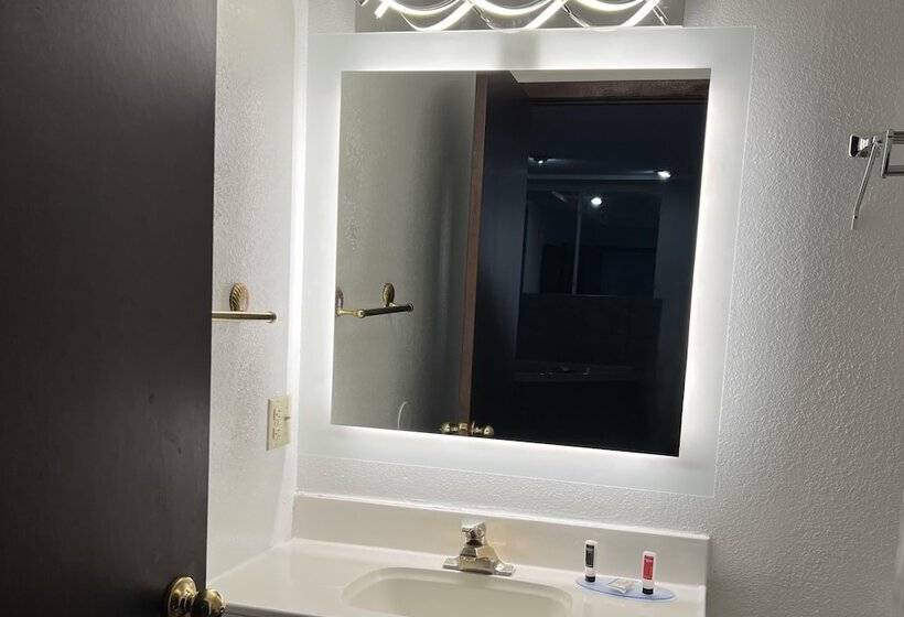 فندق Days Inn By Wyndham Jamestown