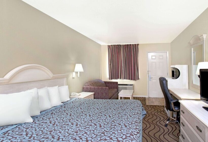 בית מלון כפרי Days Inn By Wyndham Kerrville