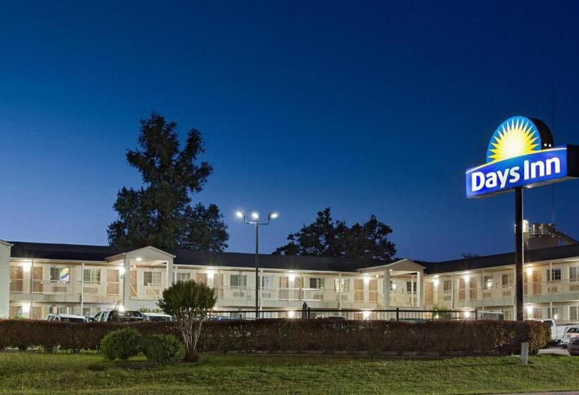בית מלון כפרי Days Inn By Wyndham Kerrville