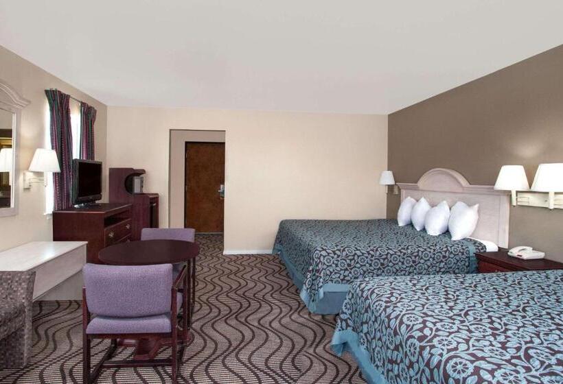 בית מלון כפרי Days Inn By Wyndham Kerrville