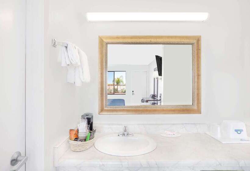 ホテル Days Inn By Wyndham Lost Hills