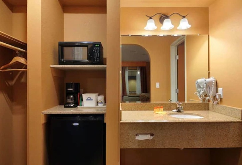 فندق Days Inn By Wyndham Lubbock South