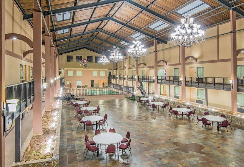 فندق Days Inn By Wyndham Lubbock South