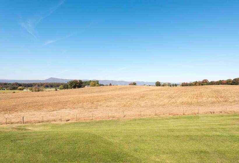 Отель Days Inn By Wyndham Luray Shenandoah