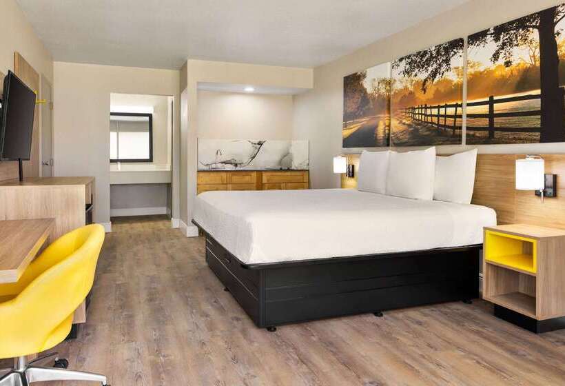 فندق Days Inn By Wyndham Mccomb Ms