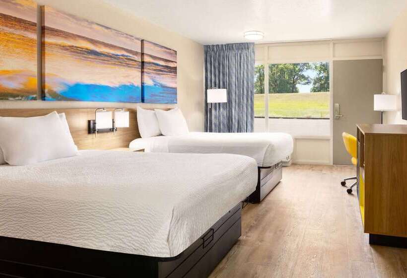 فندق Days Inn By Wyndham Mccomb Ms