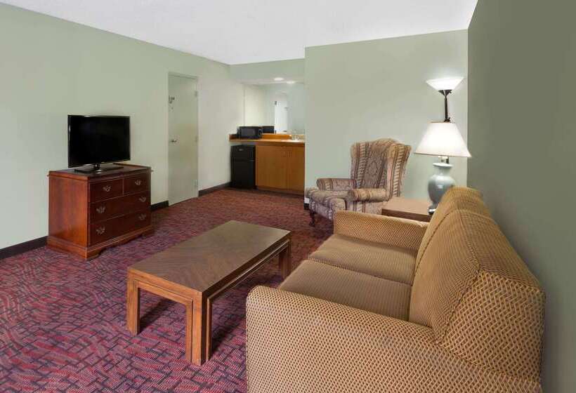 فندق Days Inn By Wyndham Mccomb Ms