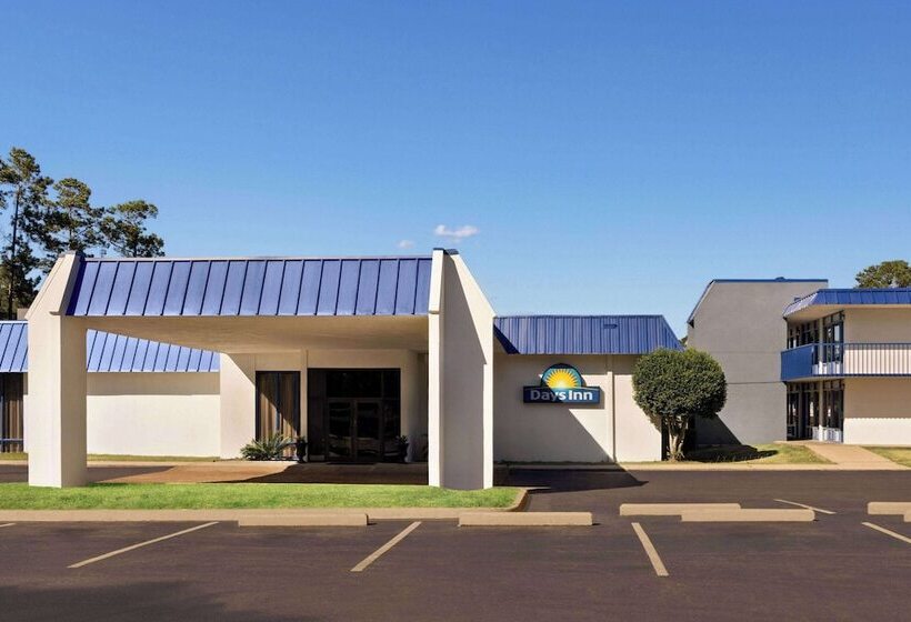 فندق Days Inn By Wyndham Mccomb Ms