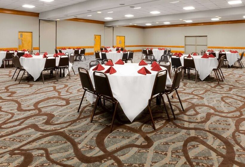 فندق Days Inn By Wyndham Mccomb Ms