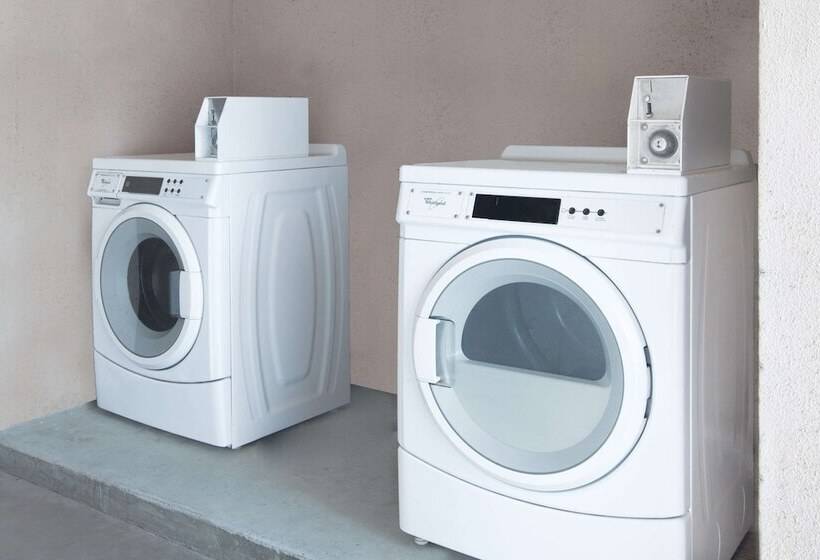 فندق Days Inn By Wyndham Mccomb Ms