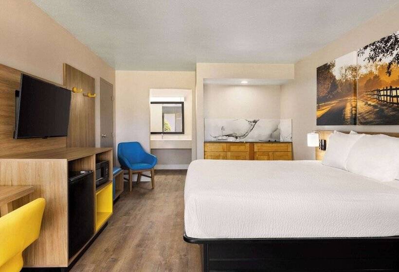 فندق Days Inn By Wyndham Mccomb Ms