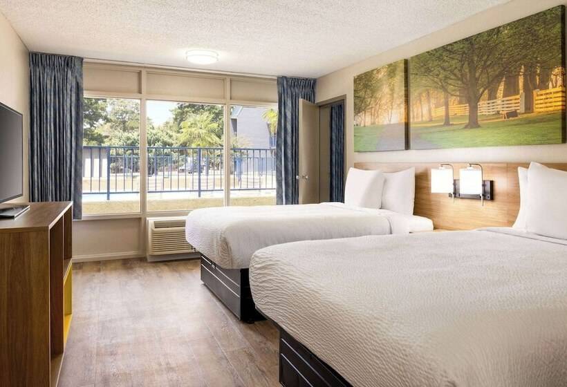 فندق Days Inn By Wyndham Mccomb Ms