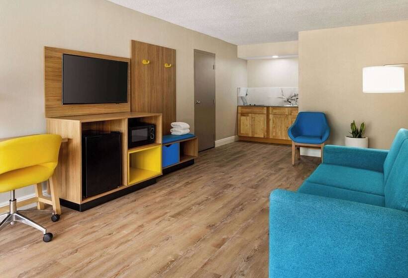 فندق Days Inn By Wyndham Mccomb Ms