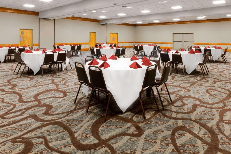 فندق Days Inn By Wyndham Mccomb Ms