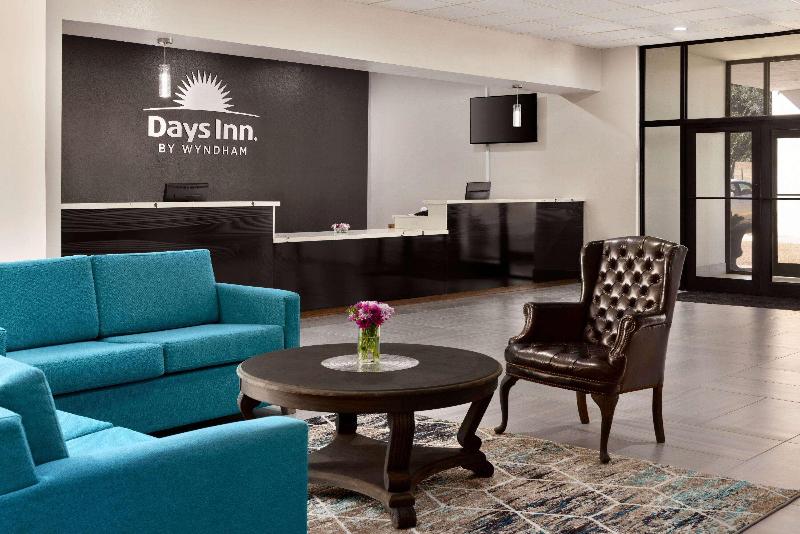 فندق Days Inn By Wyndham Mccomb Ms