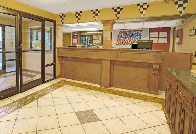 Отель Days Inn By Wyndham Mooresville Lake Norman