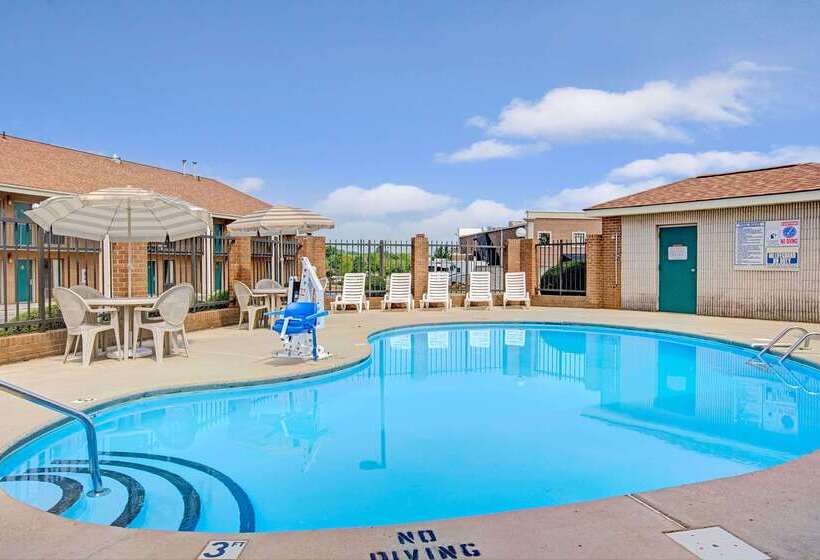 ホテル Days Inn By Wyndham Mooresville Lake Norman