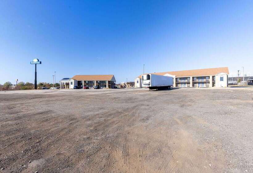 Отель Days Inn By Wyndham Mooresville Lake Norman