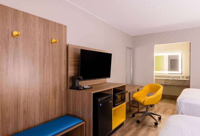 Отель Days Inn By Wyndham Mooresville Lake Norman