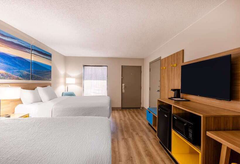 Отель Days Inn By Wyndham Mooresville Lake Norman