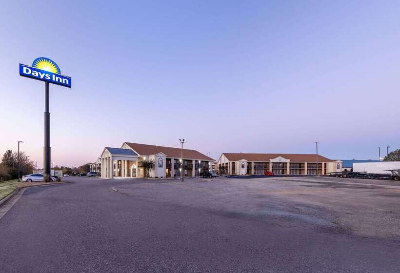 Отель Days Inn By Wyndham Mooresville Lake Norman
