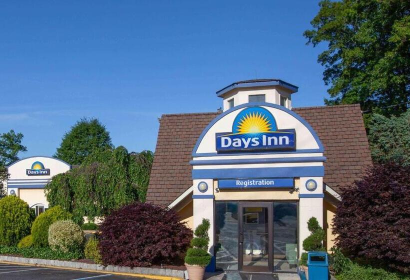 Отель Days Inn By Wyndham Nanuet / Spring Valley