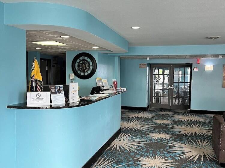 فندق Days Inn By Wyndham Neenah