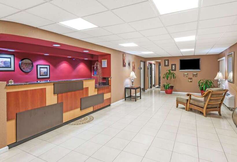 Отель Days Inn By Wyndham New Market Battlefield