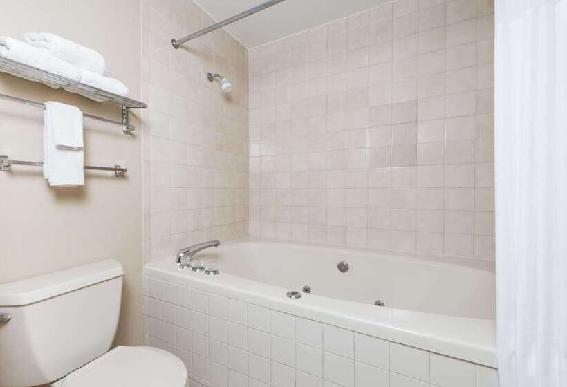 Отель Days Inn By Wyndham New Market Battlefield