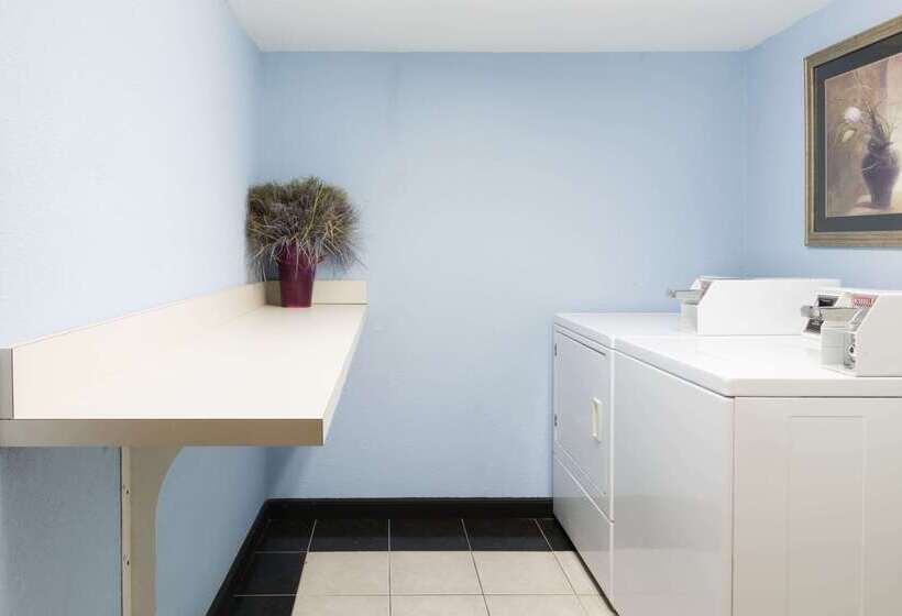 Отель Days Inn By Wyndham New Market Battlefield