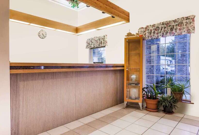 فندق Days Inn By Wyndham Ocean Shores
