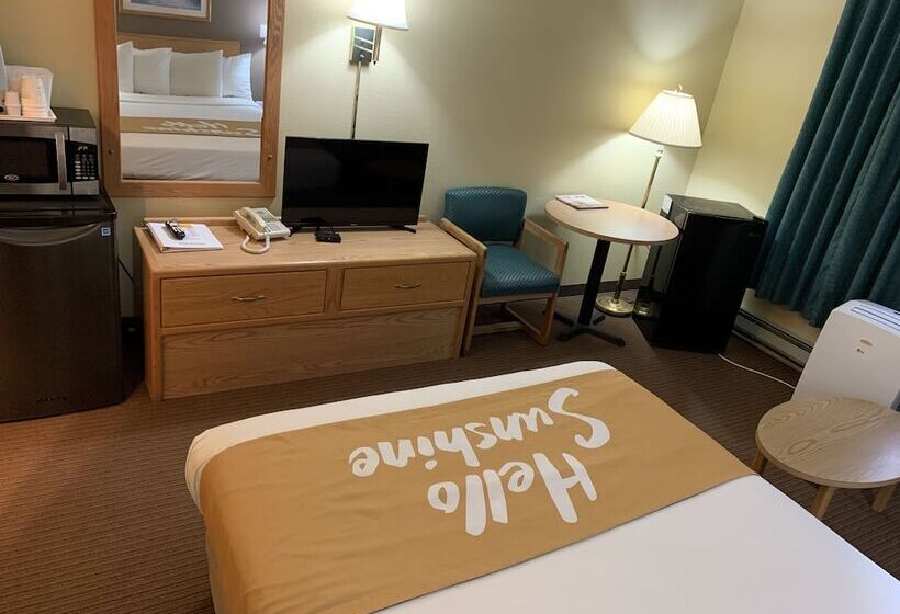فندق Days Inn By Wyndham Ocean Shores