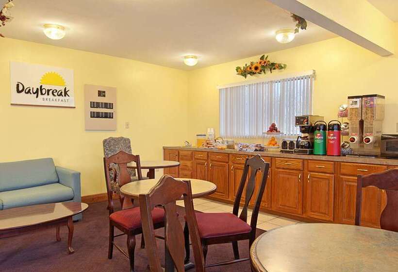 هتل Days Inn By Wyndham Ocean Springs