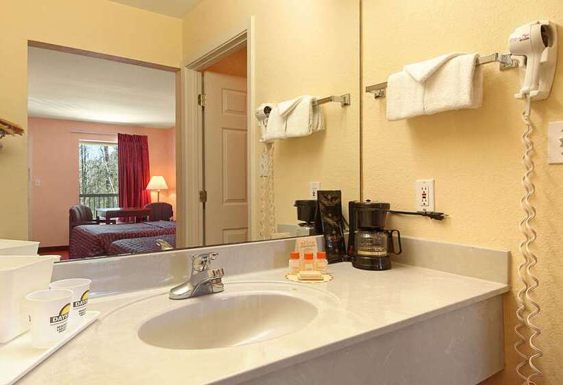 هتل Days Inn By Wyndham Ocean Springs