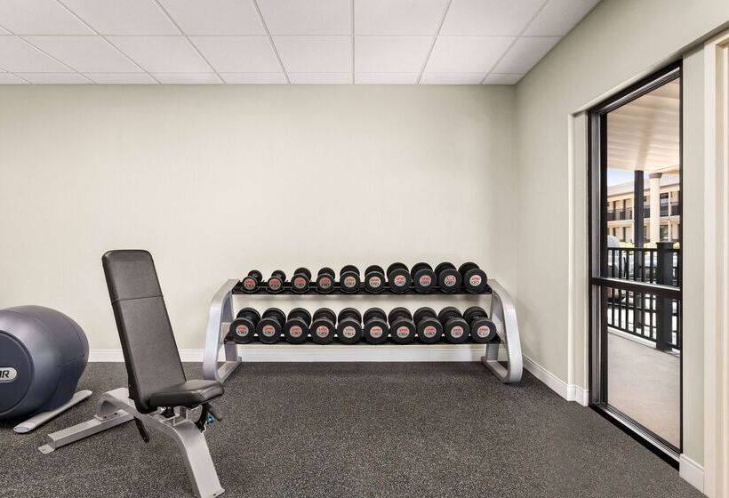 호텔 Days Inn By Wyndham Paris